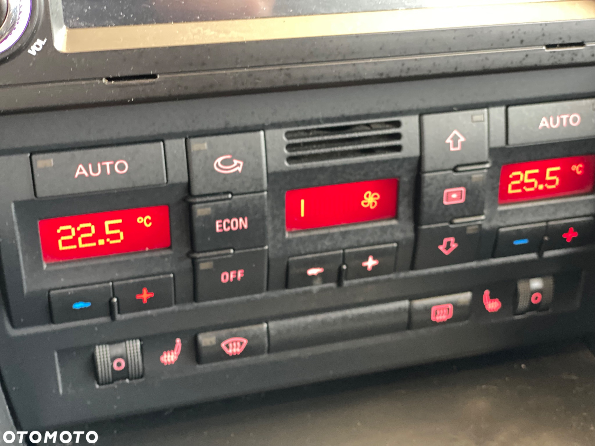 Audi A4 2.0 - 24