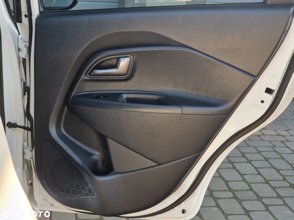 Kia Rio 1.2 Fifa World Cup Edition - 34