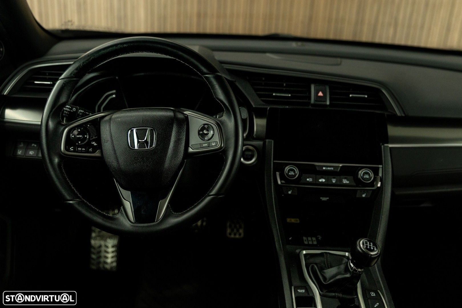 Honda Civic 1.0 i-VTEC Executive Premium - 25