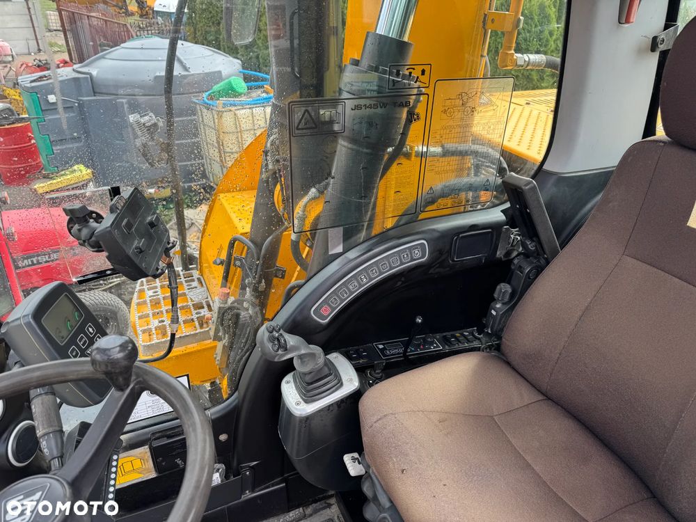 JCB js145 - 16