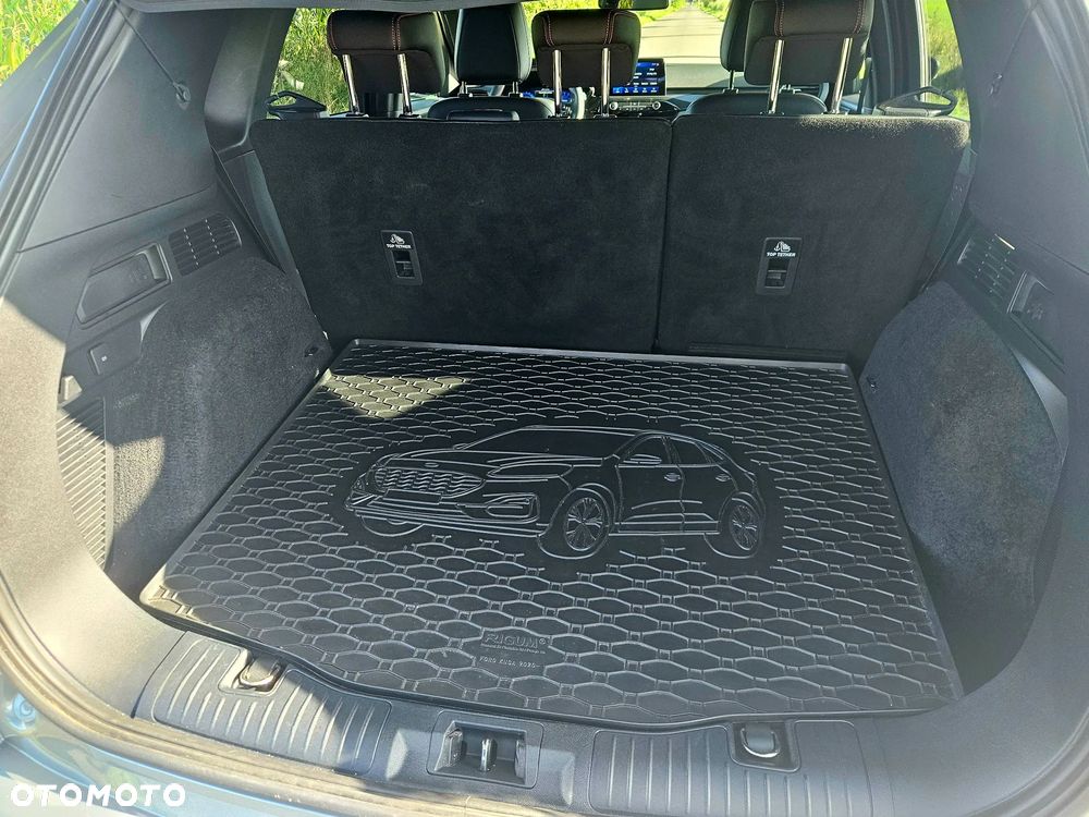 Ford Kuga 1.5 EcoBoost FWD ST-Line X - 12