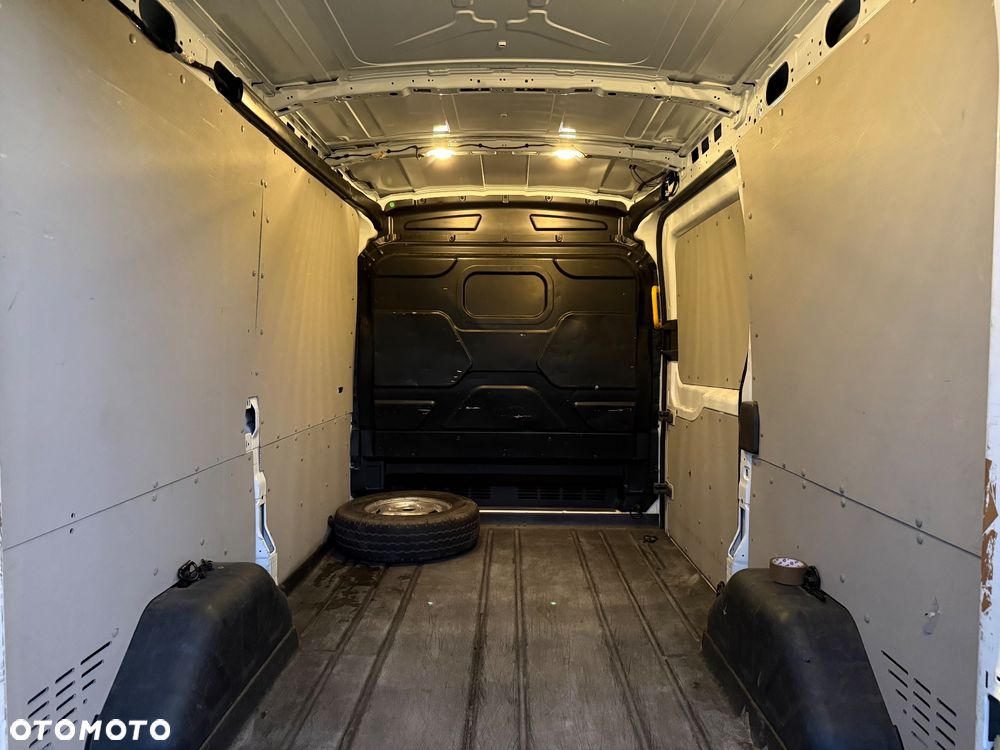 Ford Transit - 18