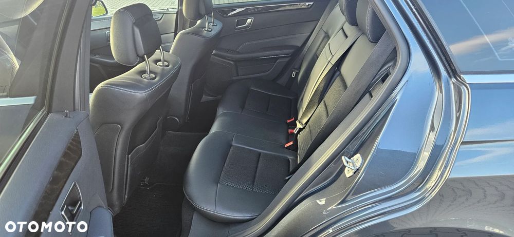 Mercedes-Benz Klasa E 250 BlueTEC 4Matic 7G-TRONIC Avantgarde - 19