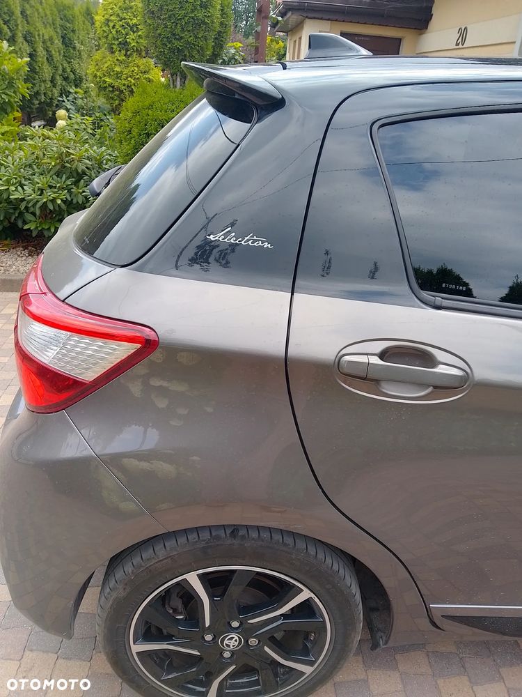 Toyota Yaris Hybrid 100 Selection Platinum - 7