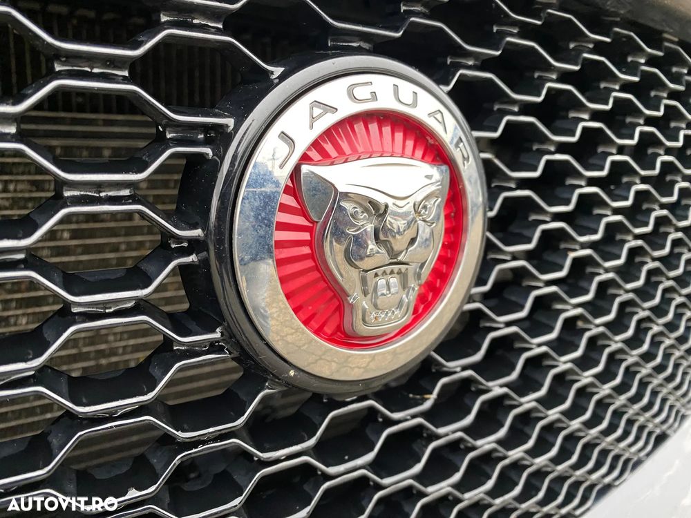 Jaguar F-Pace 20d AWD R-Sport - 19