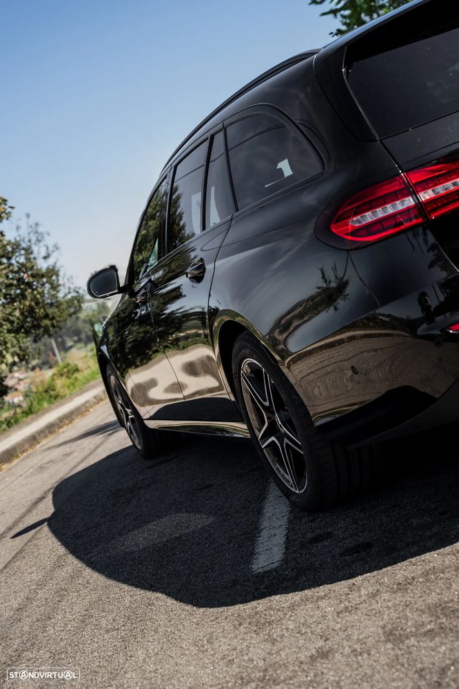 Mercedes-Benz E 300 de 4Matic 9G-TRONIC AMG Line - 14