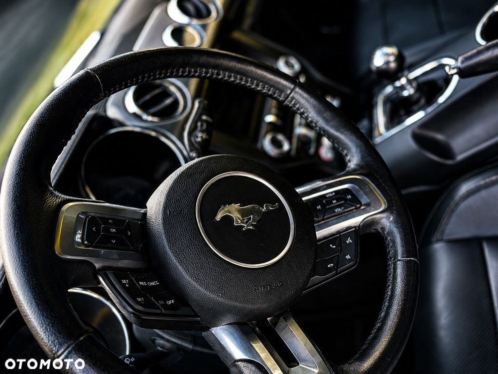 Ford Mustang - 23