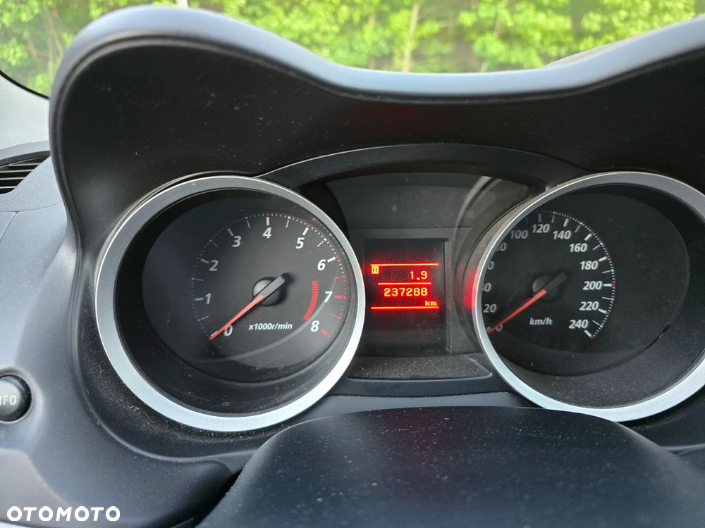Mitsubishi Lancer 1.6 Intense - 12