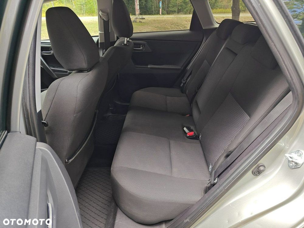 Toyota Auris - 10