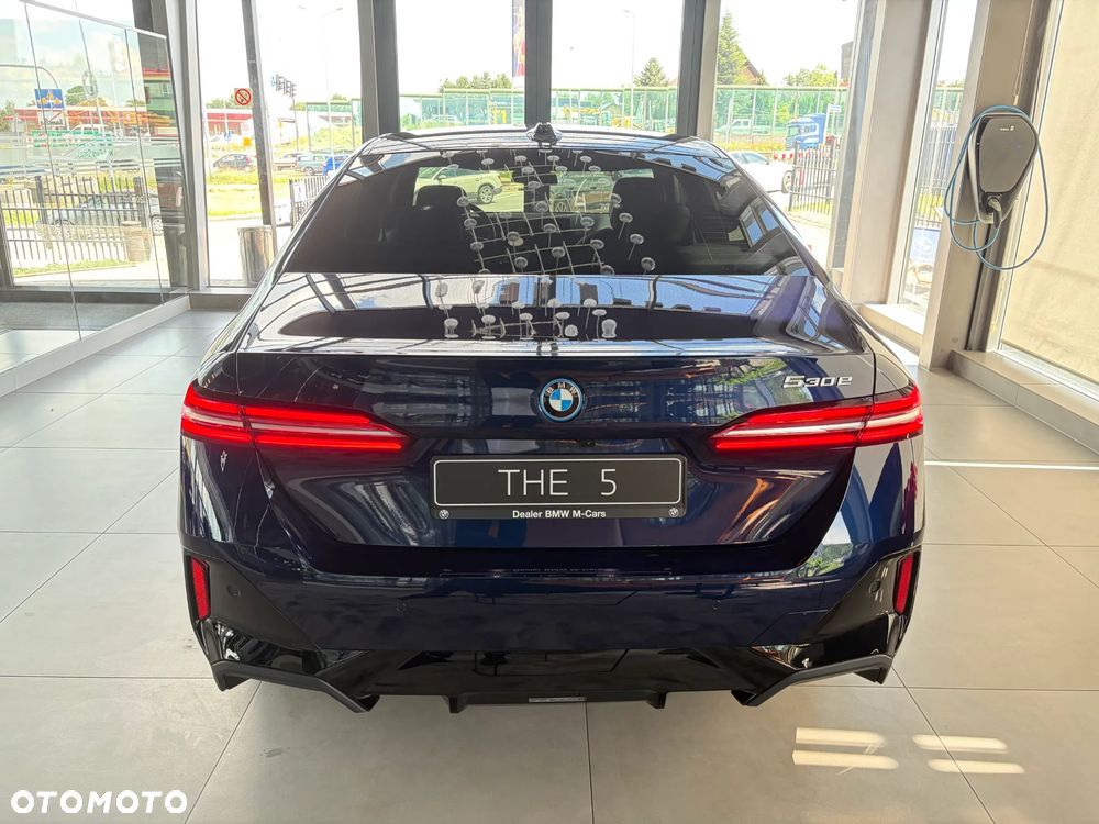 BMW Seria 5 530e PHEV M Sport - 6
