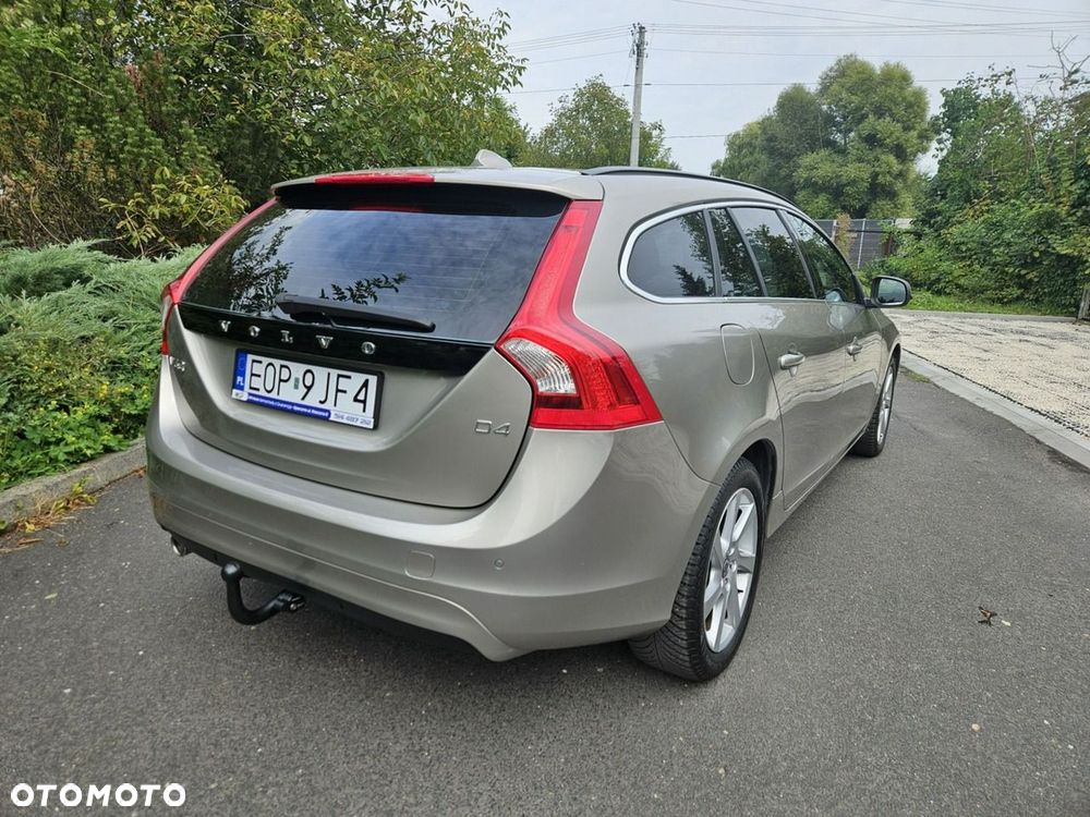 Volvo V60 D4 Momentum - 5