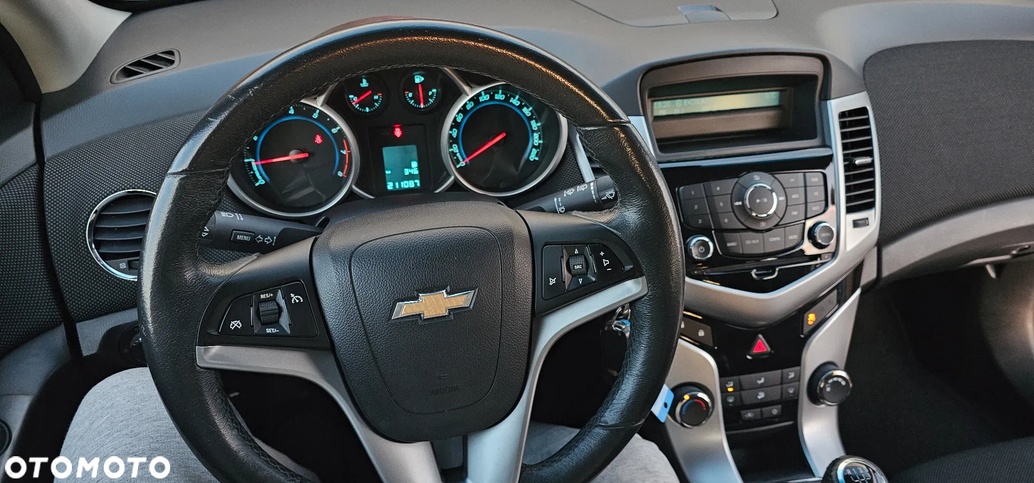 Chevrolet Cruze 1.6 LS+ - 40