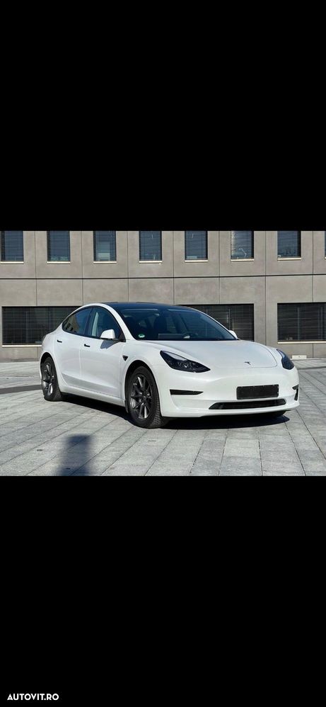 Tesla Model 3 - 5