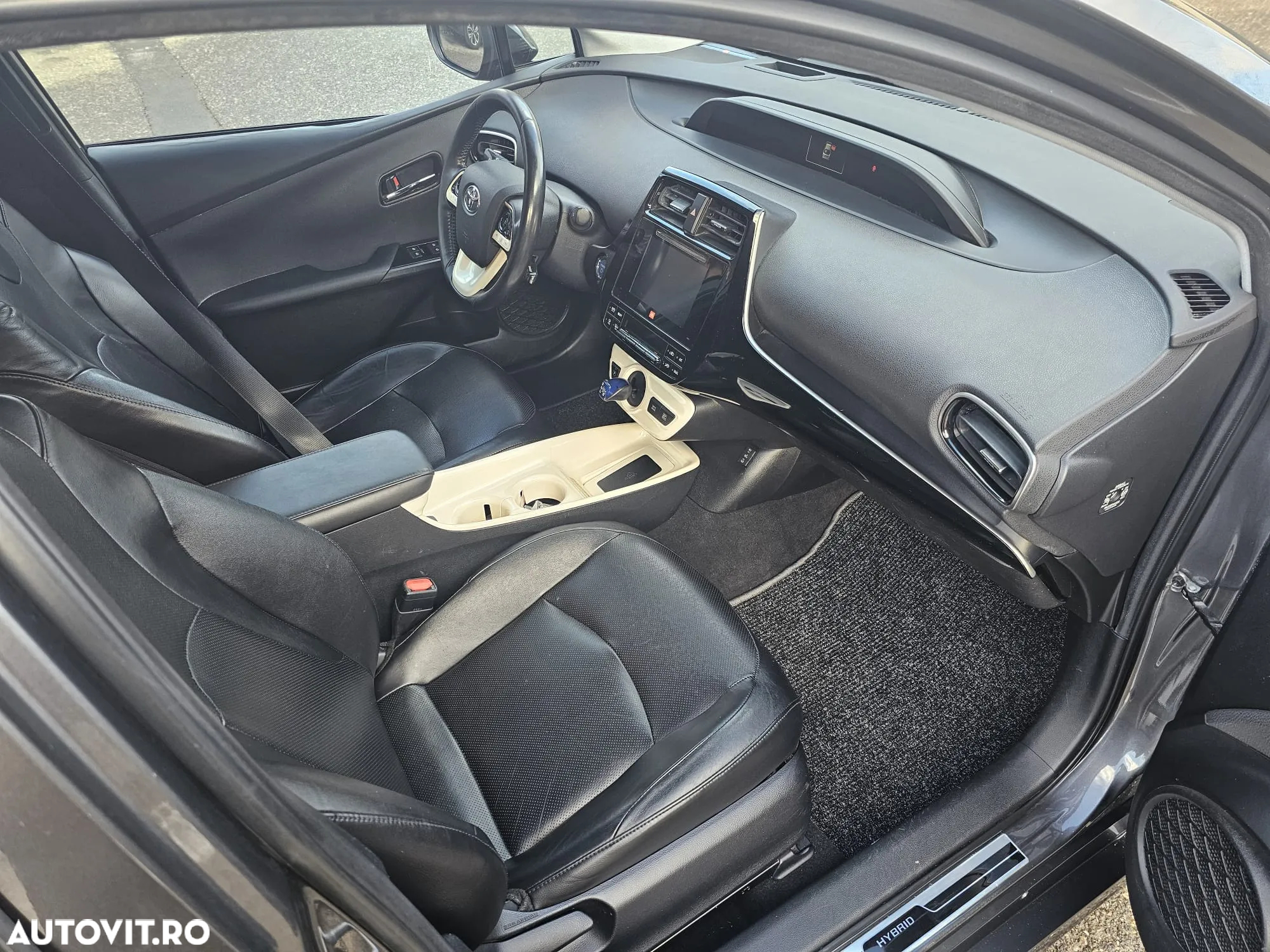Toyota Prius 1.8 HSD Exclusive Plus - 7