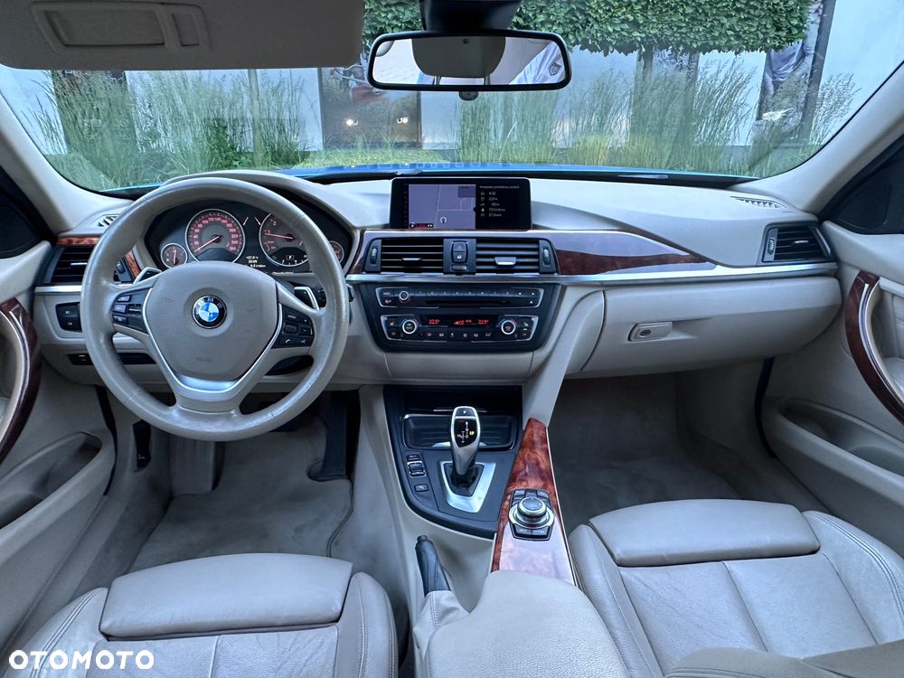 BMW Seria 3 328i xDrive Modern Line - 20