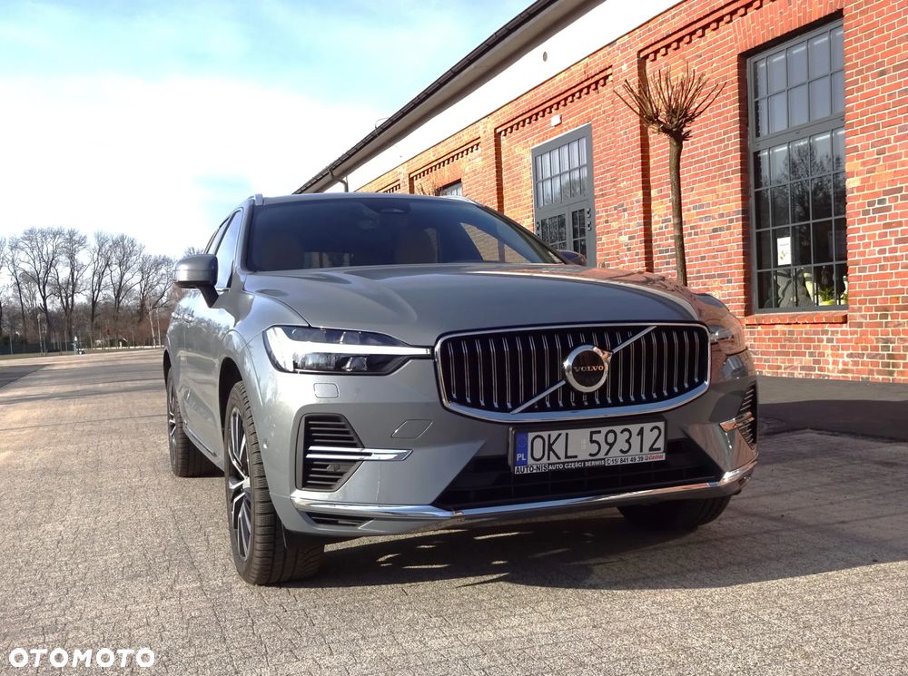 Volvo XC 60 T8 Plug-In Hybrid AWD Ultra Dark - 4