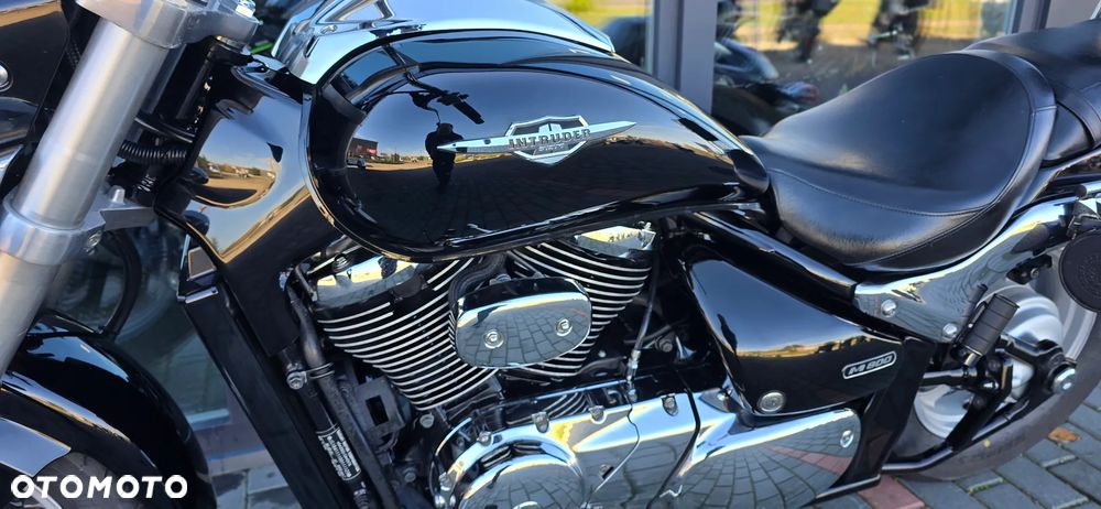 Suzuki Intruder - 32