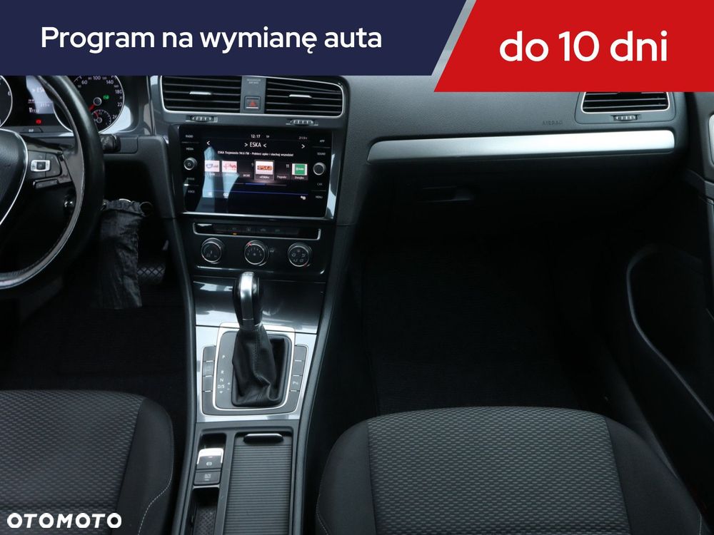 Volkswagen Golf - 10