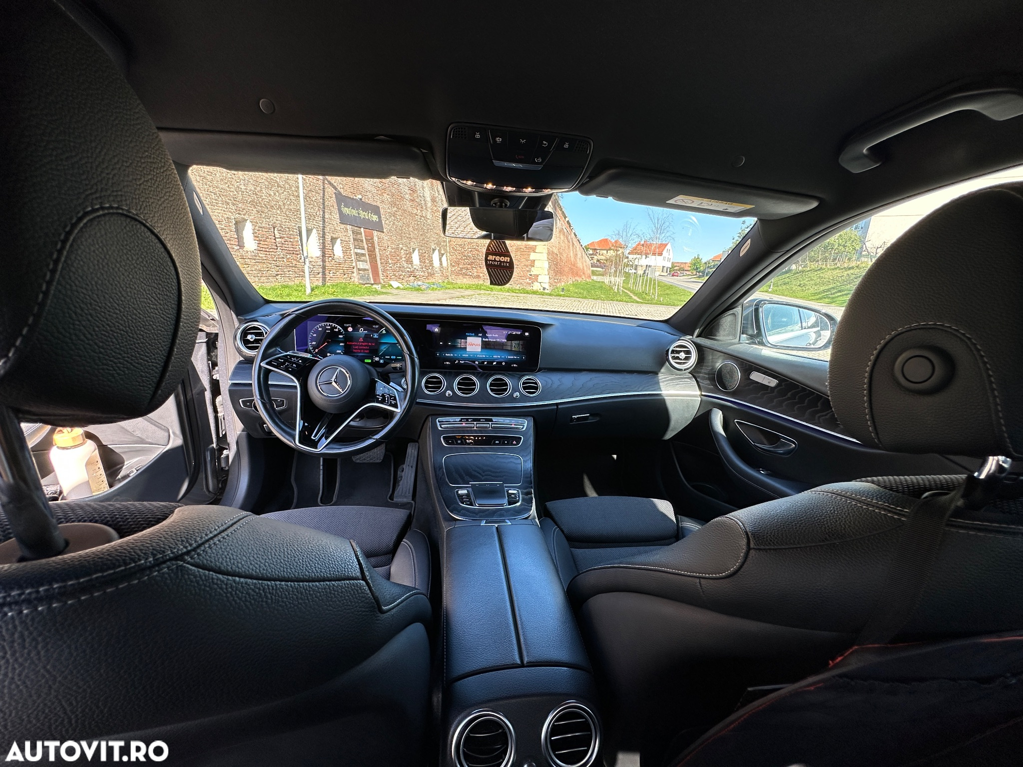 Mercedes-Benz E 200 4Matic T 9G-TRONIC Avantgarde - 20