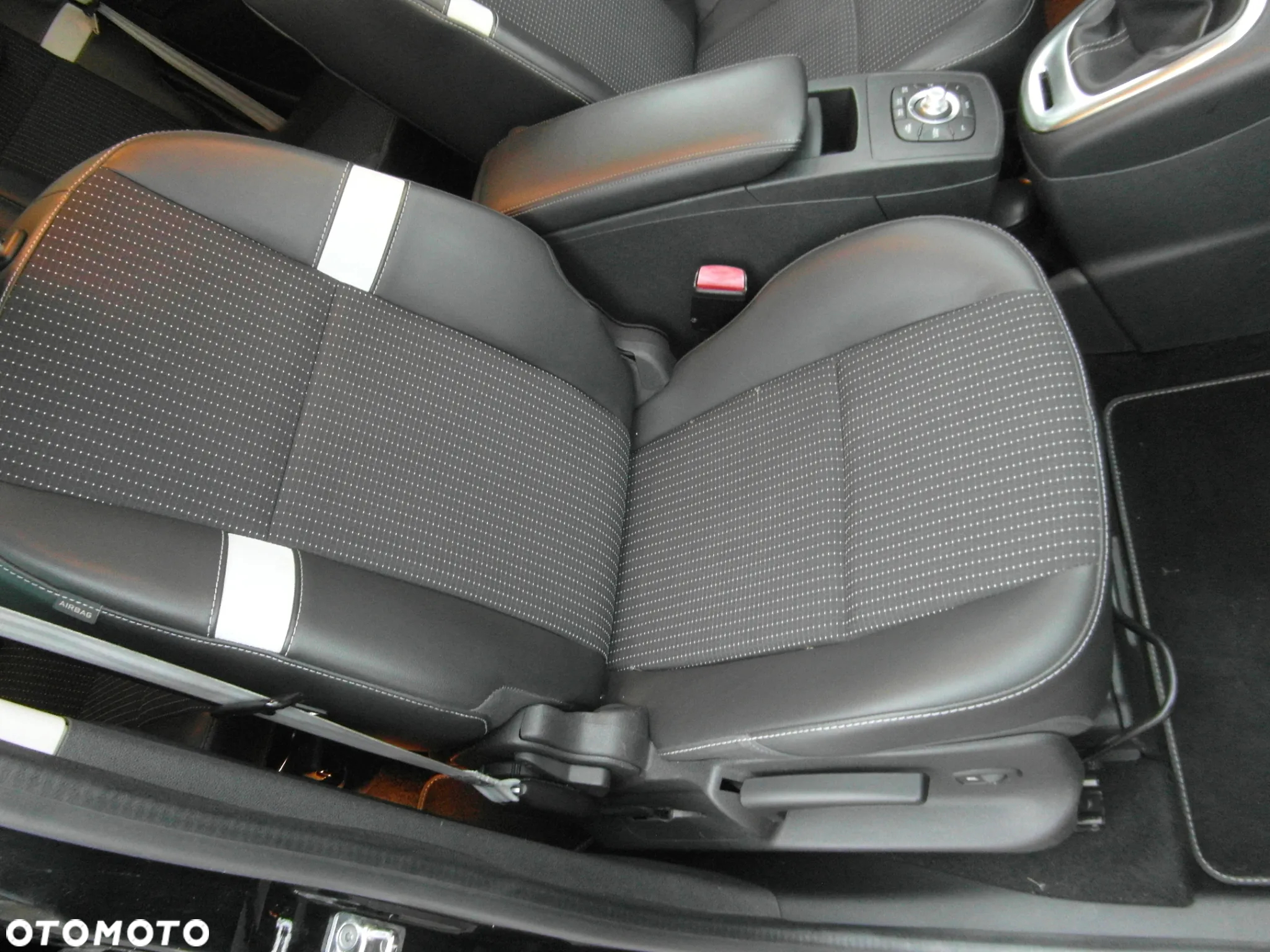 Renault Scenic TCe 130 Bose Edition - 19