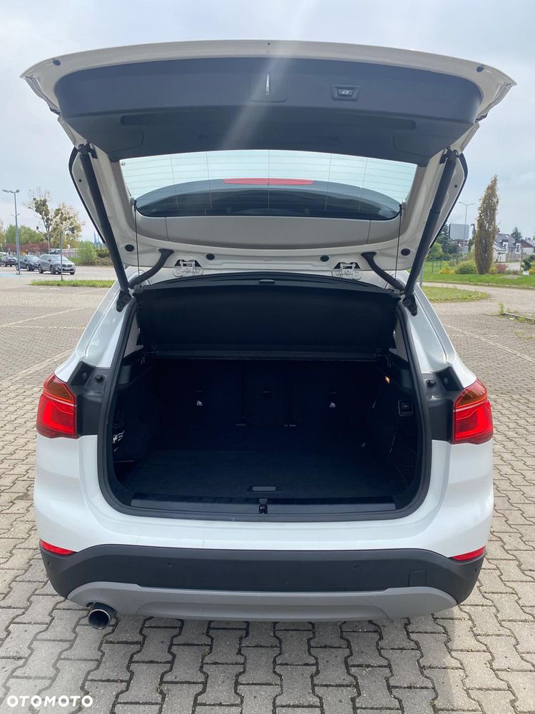 BMW X1 sDrive18i - 12