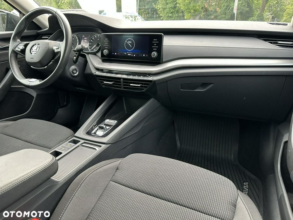 Skoda Octavia 2.0 TDI Ambition DSG - 22