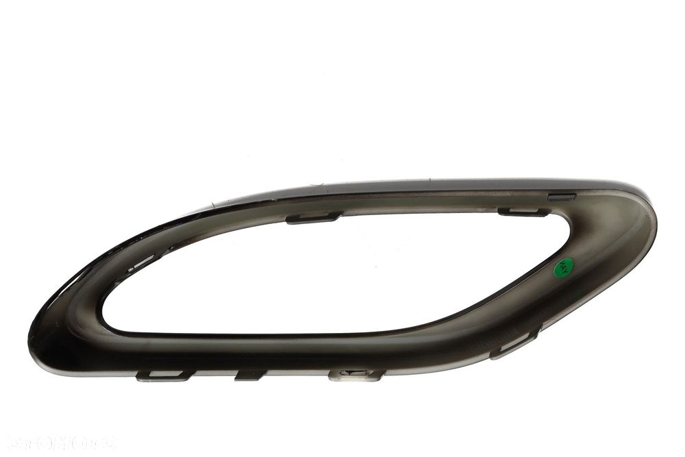 mercedes a-klasa w177 2018-  prawa czarna listewka wydechu dyfuzora tył - 3