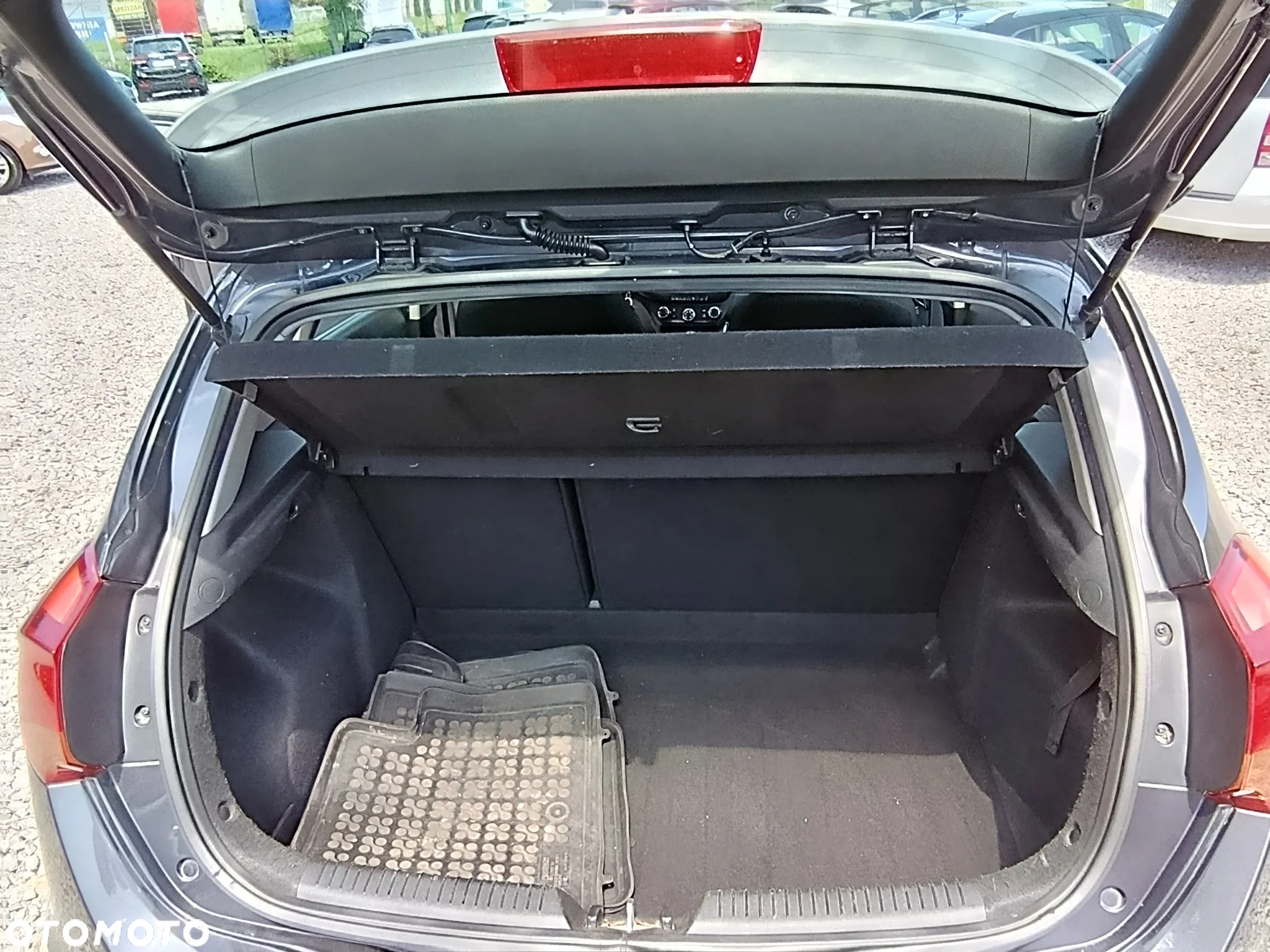 Opel Astra GTC 1.4 Turbo Edition - 19