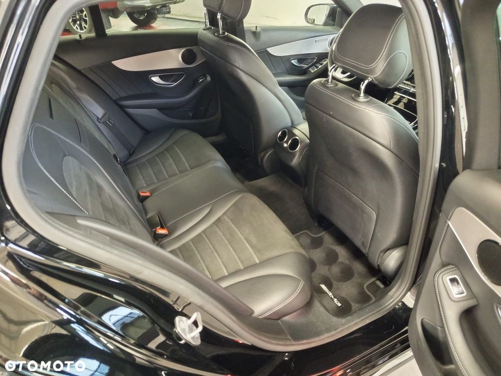 Mercedes-Benz Klasa C 200 4Matic 9G-TRONIC Night Edition - 2