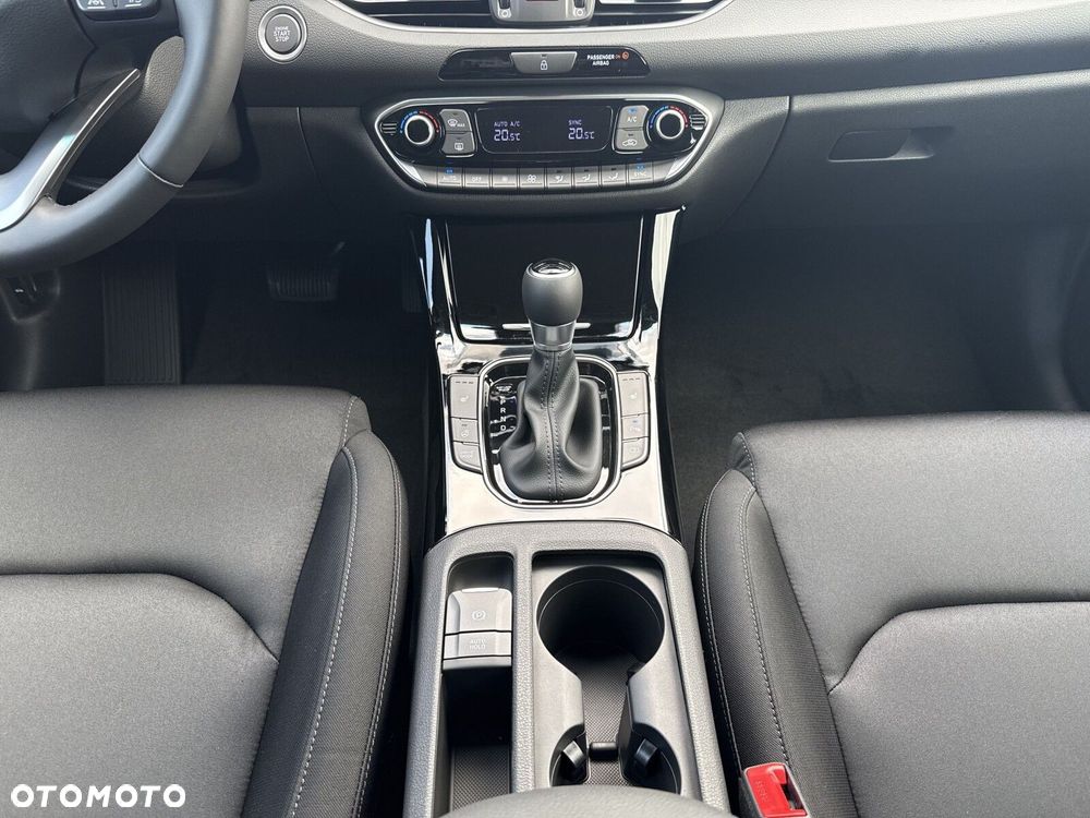 Hyundai i30 1.6 T-GDI Smart DCT - 18