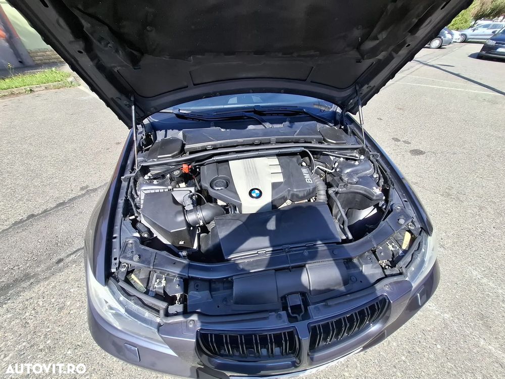 BMW Seria 3 318d DPF Touring - 29