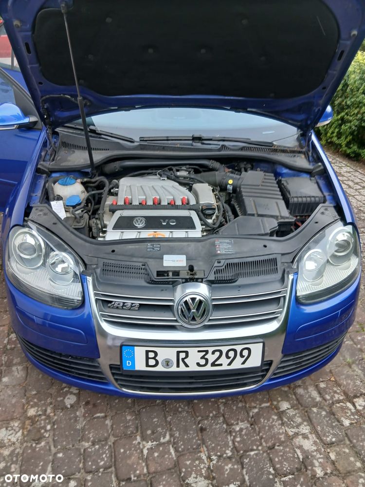 Volkswagen Golf R32 - 13