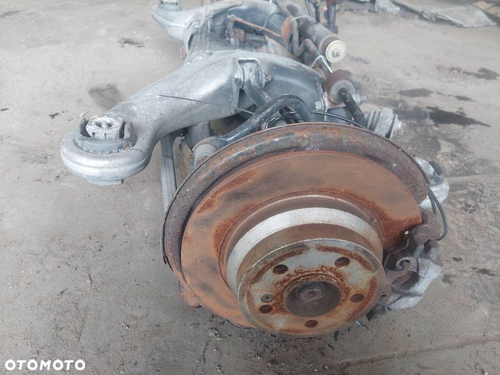 KOMPLETNE ZAWIESZENIE BELKA SANKI TYŁ + DYFER MERCEDES W211 2.2 CDI 2.87 - 2