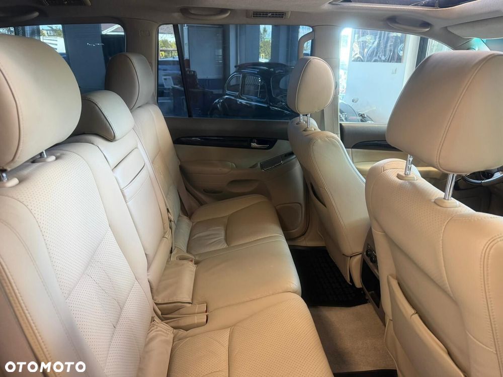 Toyota Land Cruiser - 35