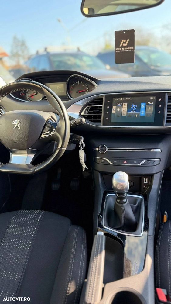 Peugeot 308 - 24