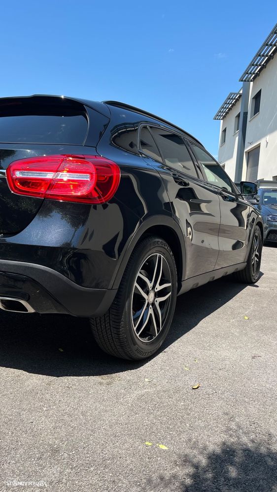 Mercedes-Benz GLA 200 (CDI) d 4Matic 7G-DCT Urban - 4