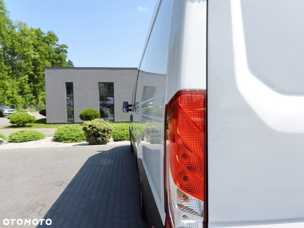 Iveco DAILY 35S16 FURGON BRYGADÓWKA 7 MIEJSC TEMPOMAT KLIMATYZACJA  160KM - 17