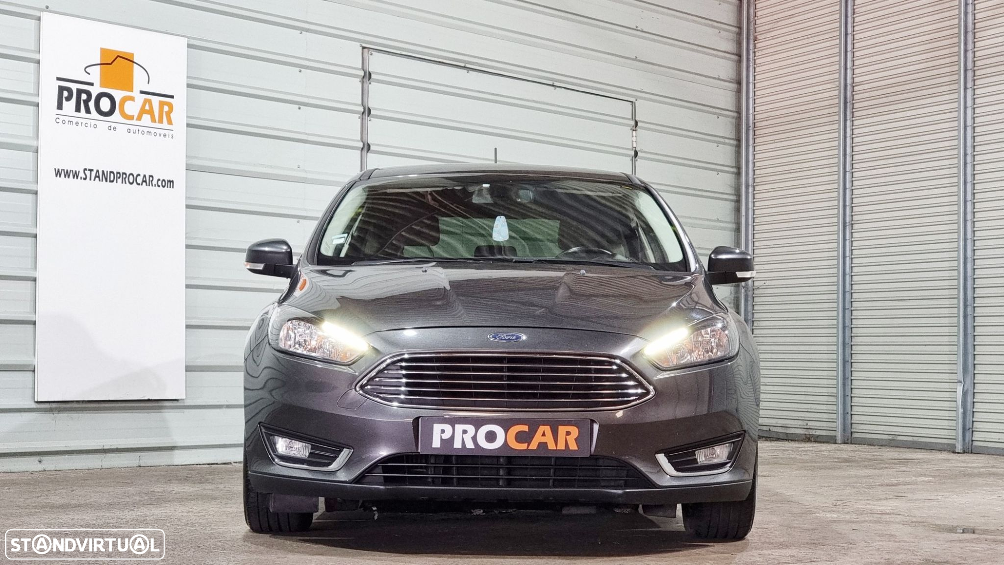Ford Focus 1.0 EcoBoost Business - 30