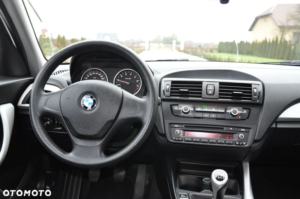 BMW Seria 1 118i - 11