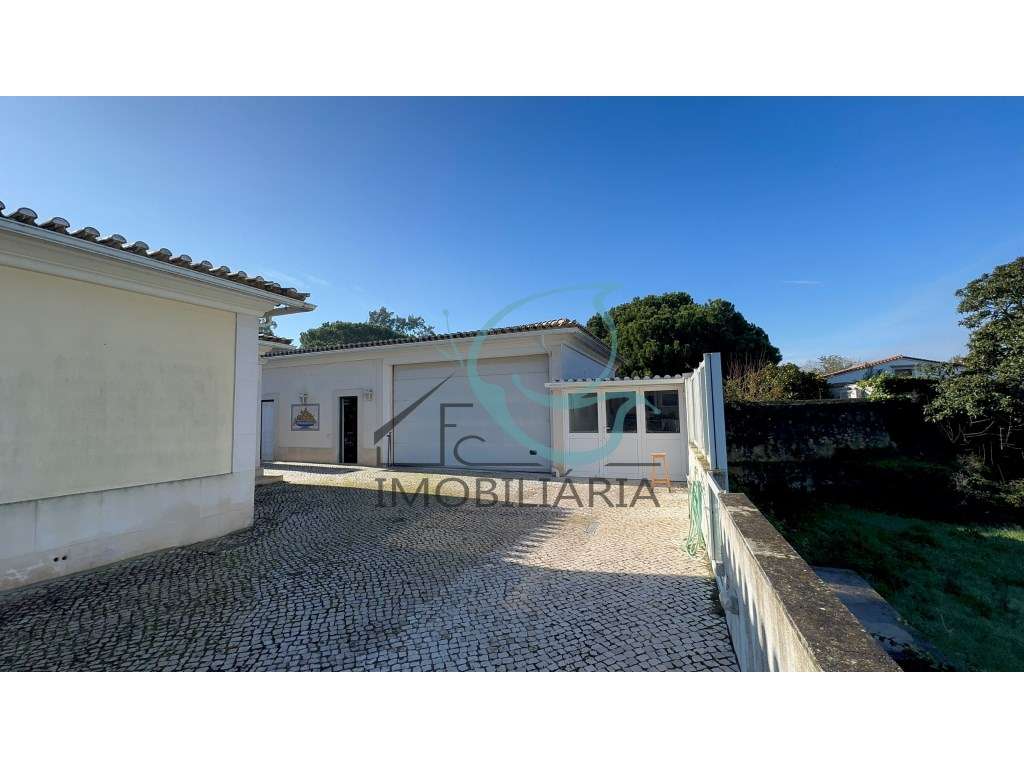 Moradia T4 em Azeitão - Excelente Oportunidade - Grande imagem: 2/29