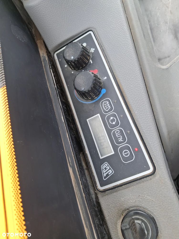 JCB HYDRADIG 110 W - 15