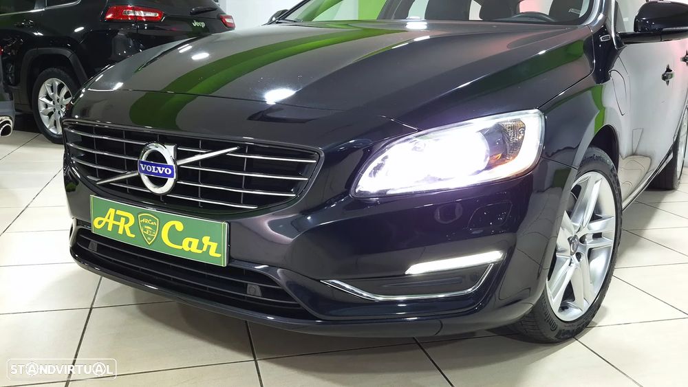 Volvo V60 D6 Plug-In-Hybrid AWD Geartronic Momentum - 32