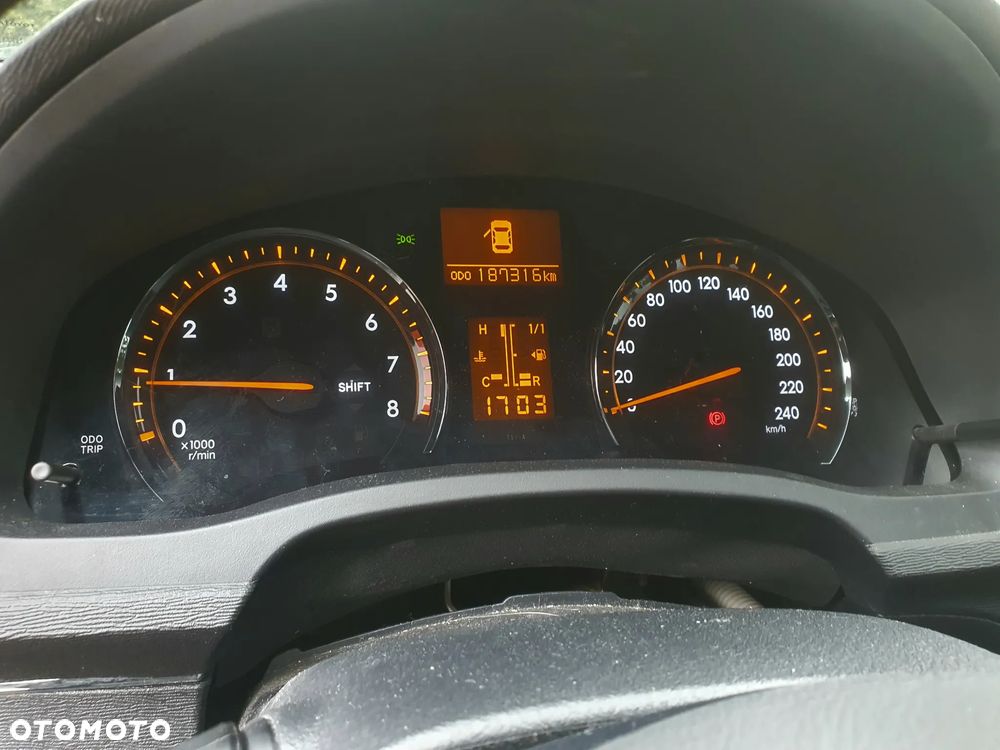Toyota Avensis 1.8 Sol - 6