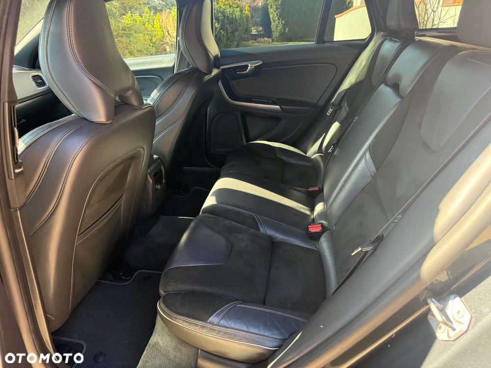 Volvo V60 D2 R-Design Summum - 13