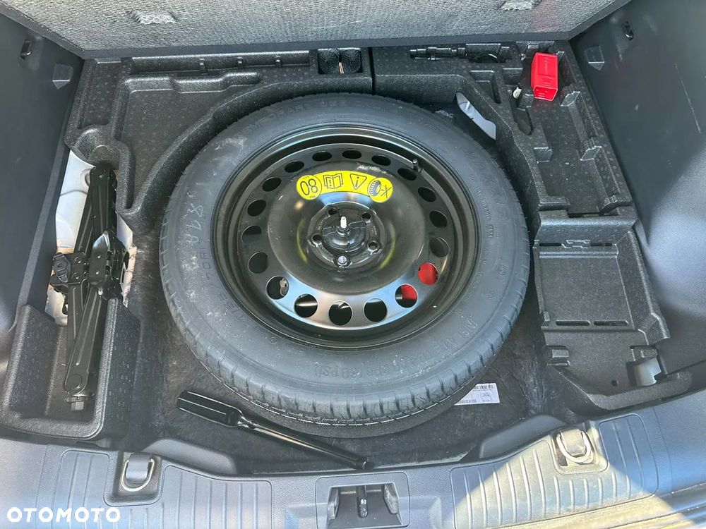 Ford Kuga 2.5 Duratec FHEV ST-LINE - 17