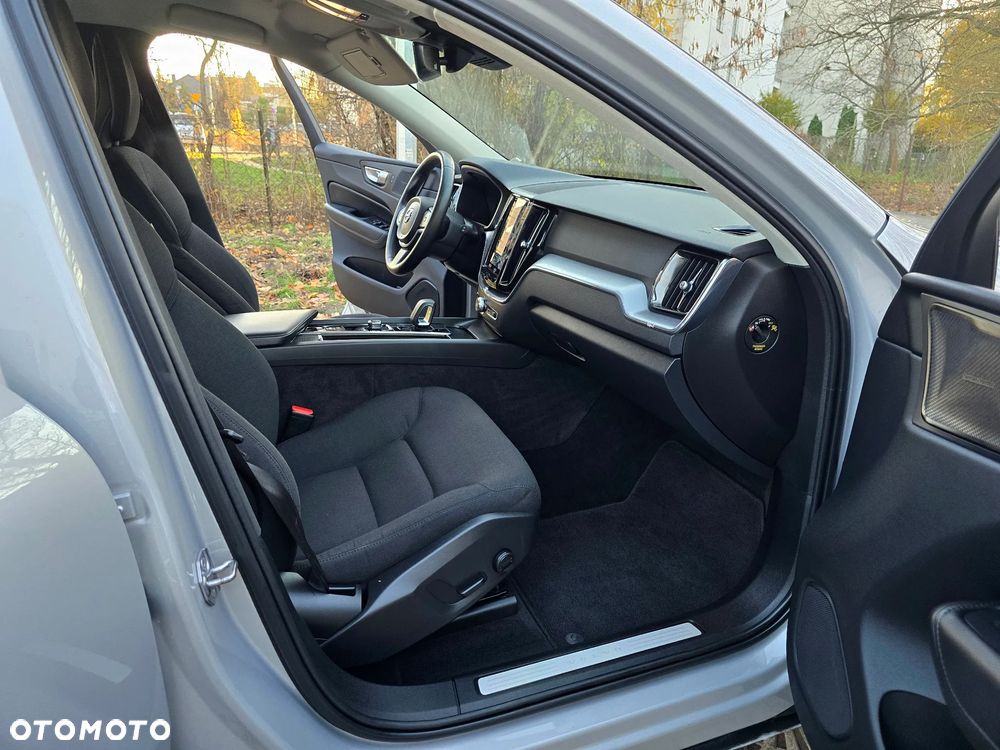 Volvo XC 60 D5 SCR AWD Momentum - 11
