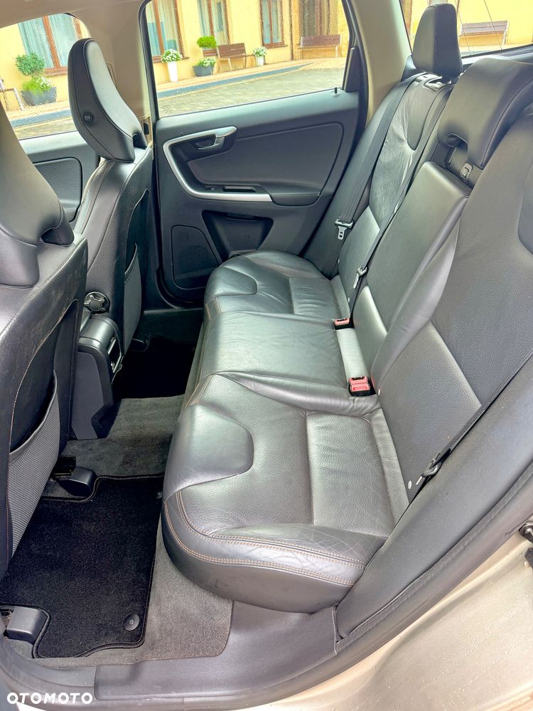 Volvo XC 60 DRIVe Momentum - 15