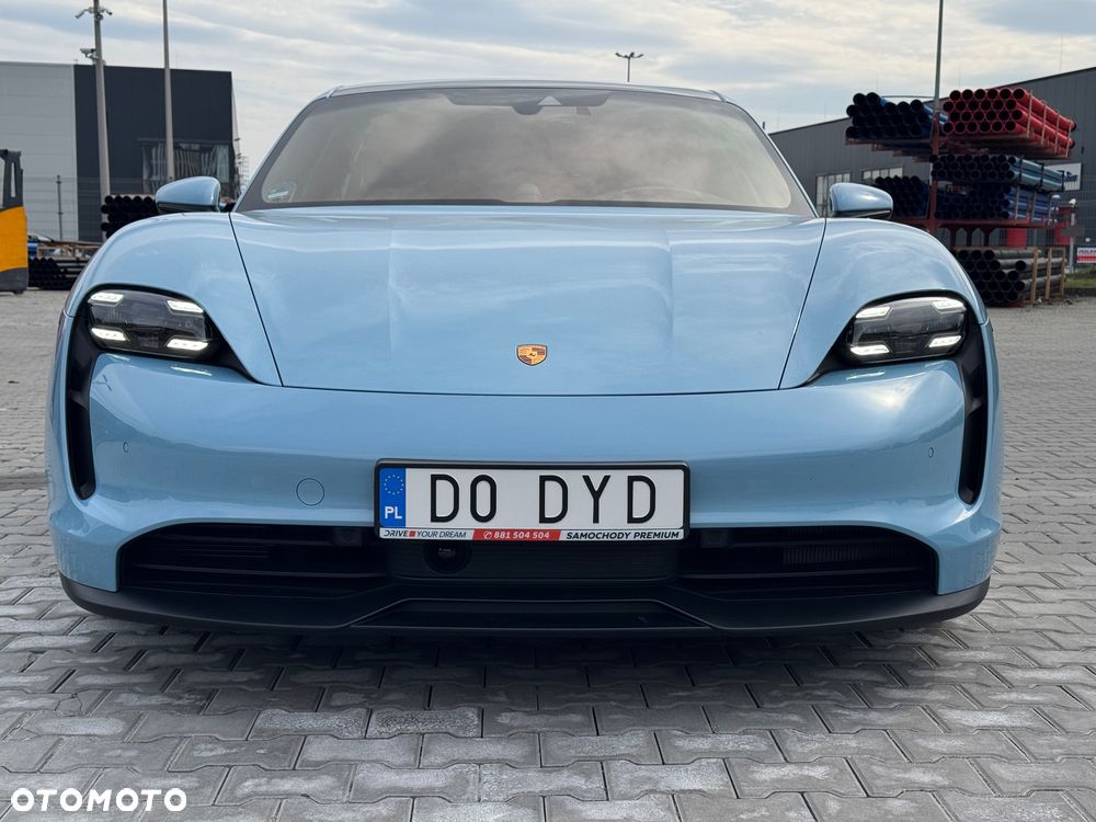 Porsche Taycan - 8