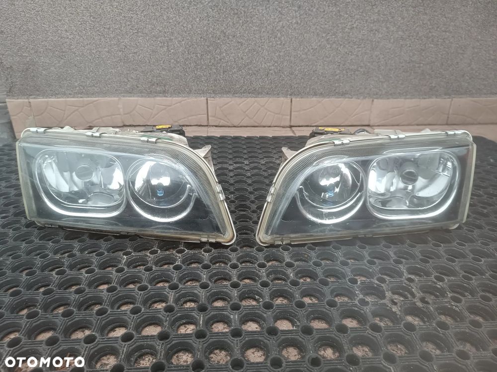 Komplet 2 sztuki - Volvo V40 I fl Lift reflektory lampy przód Xenon 30899884 , 30899885 , Oryginał, Europa, Lewa, Prawa