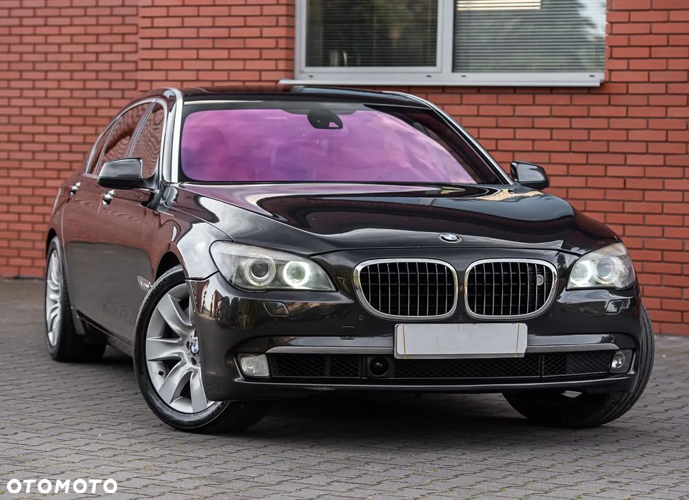 BMW Seria 7 750Li - 1